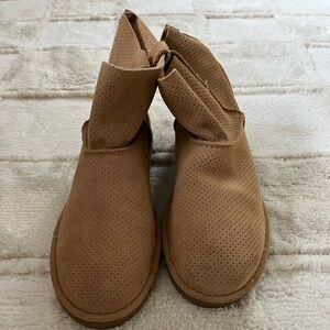 Short UGG Boots with Fancier Details